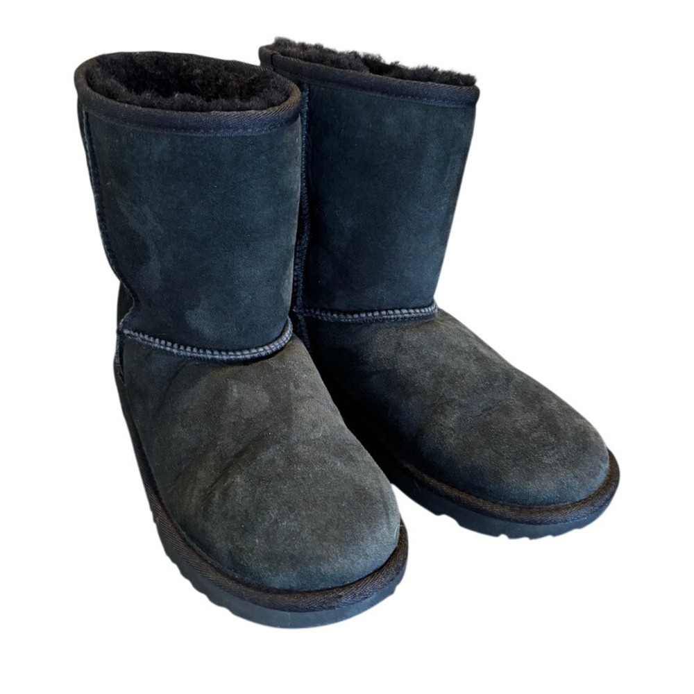 UGG Kids Classic Size 4 Short II Boots‎ Black Suede Shearling 1017703K NEW